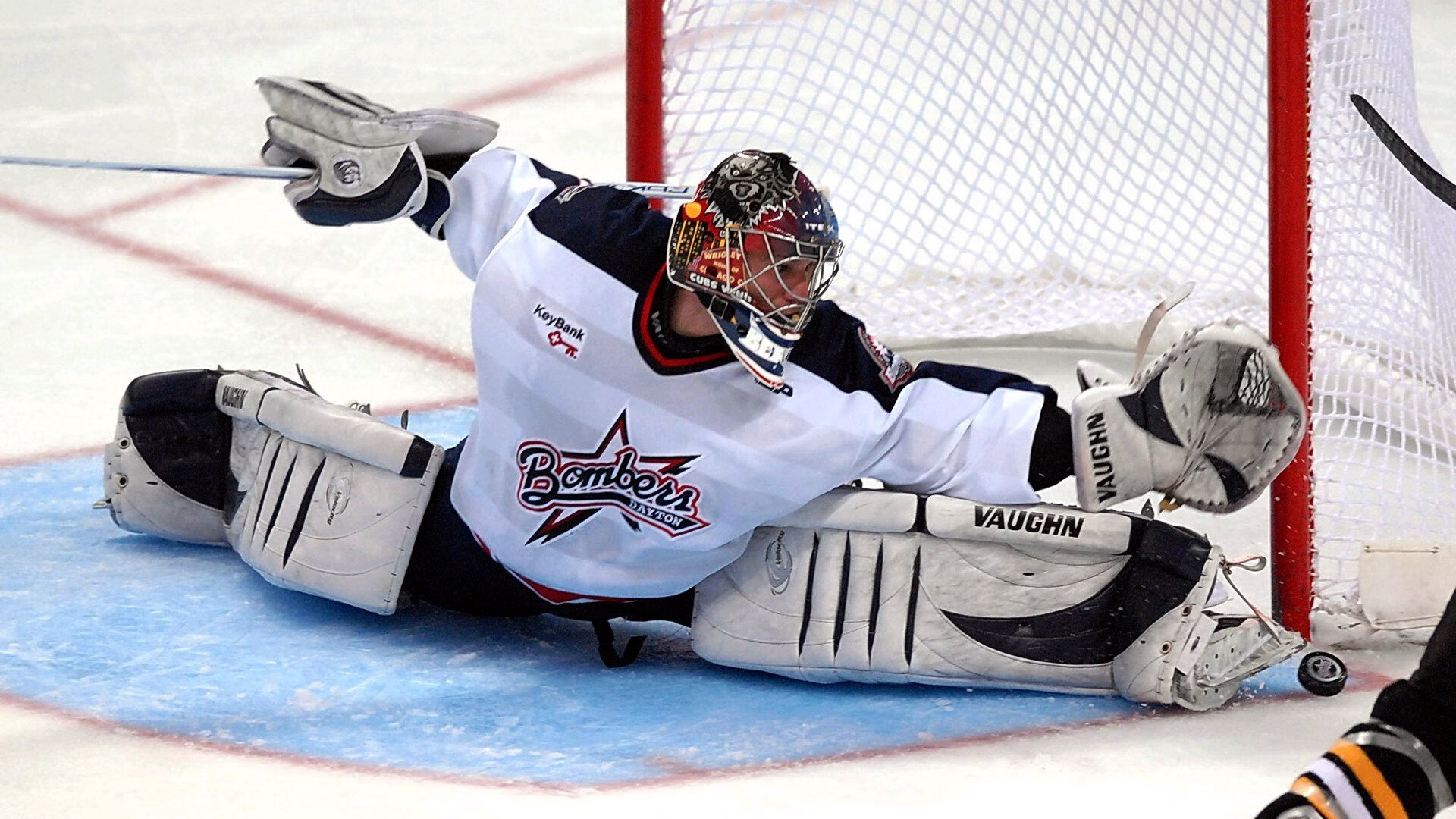 曼联攻防兼备，球队整体更协调，曼联队的么